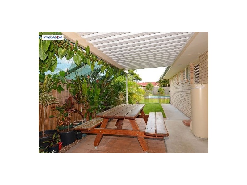 6 Twolyn Street, Urangan QLD 4655