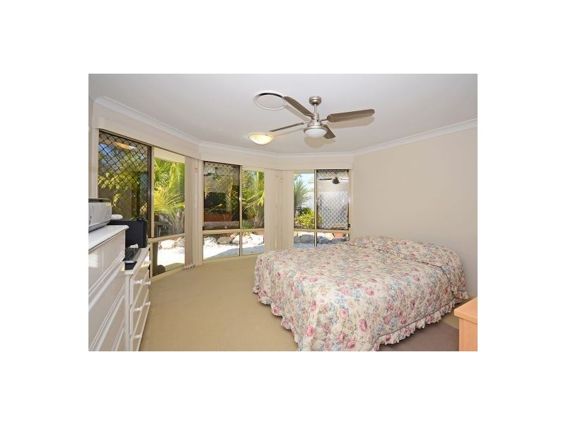 5 Adam Court, Urangan QLD 4655