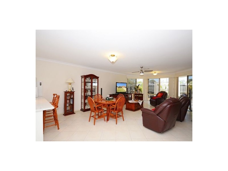 5 Adam Court, Urangan QLD 4655