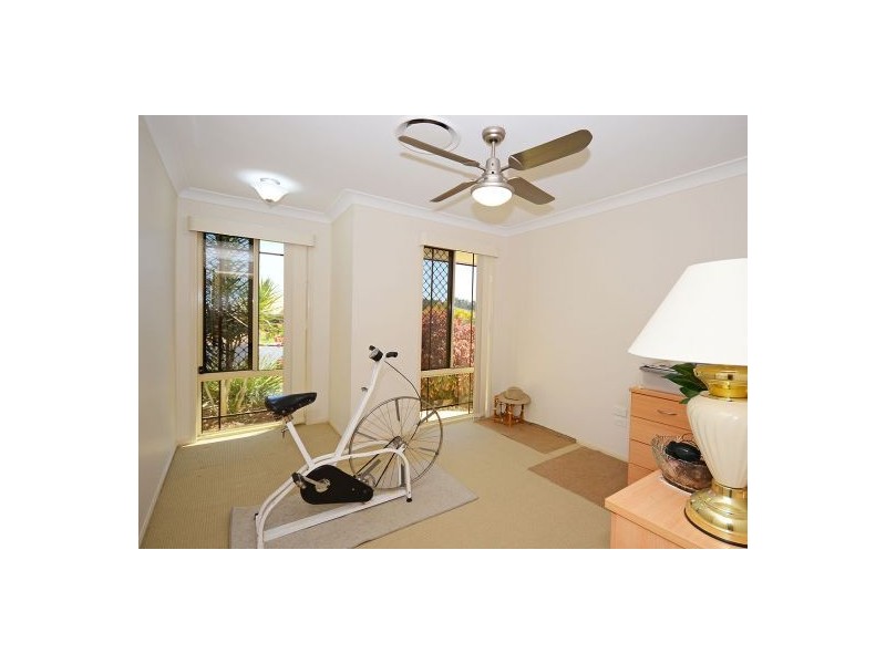 5 Adam Court, Urangan QLD 4655