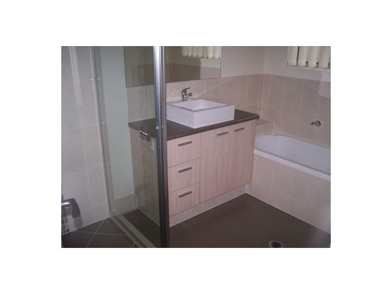 30 Bounty Circuit, Eli Waters QLD 4655