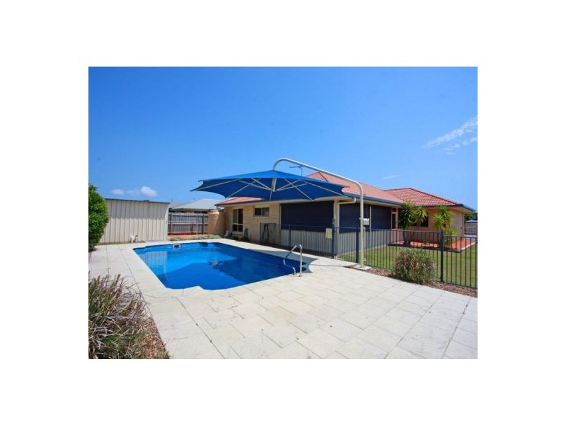 3 Adam Court, Urangan QLD 4655