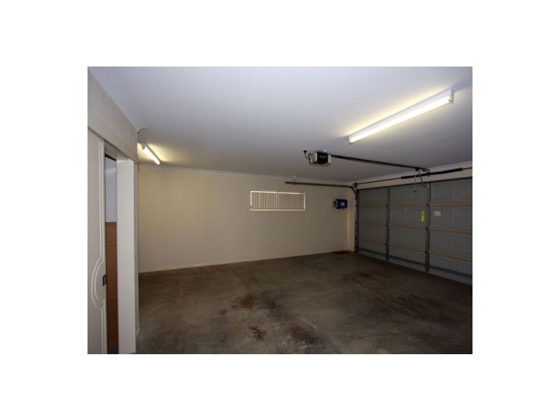 3 Adam Court, Urangan QLD 4655