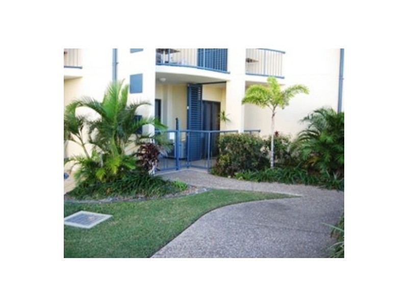 109 Buccaneer Avenue, Urangan QLD 4655