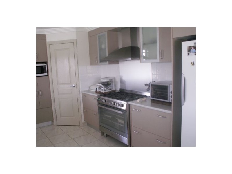 42 Earl St Vincent Cct, Eli Waters QLD 4655