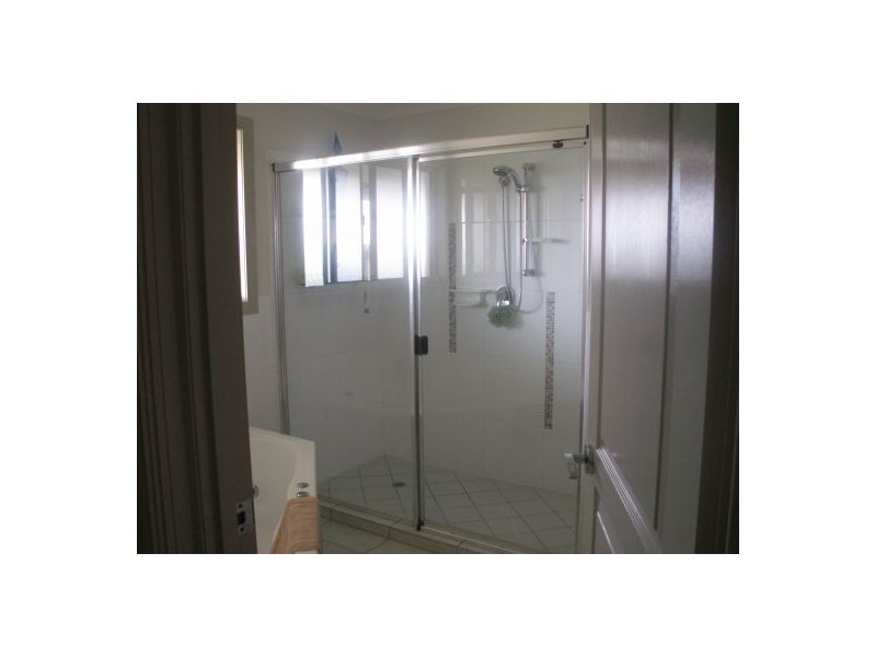 42 Earl St Vincent Cct, Eli Waters QLD 4655