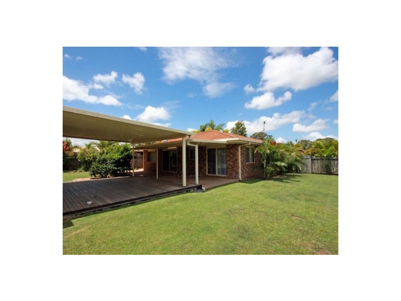 2 Meledie Avenue, Kawungan QLD 4655