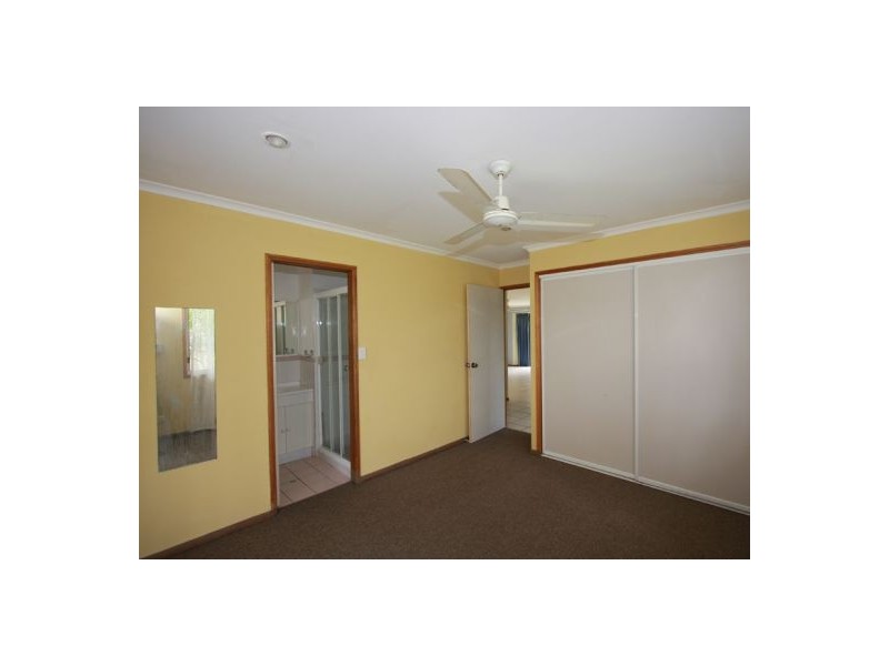 2 Meledie Avenue, Kawungan QLD 4655