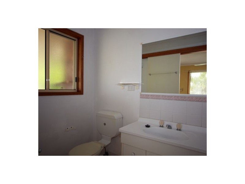 2 Meledie Avenue, Kawungan QLD 4655