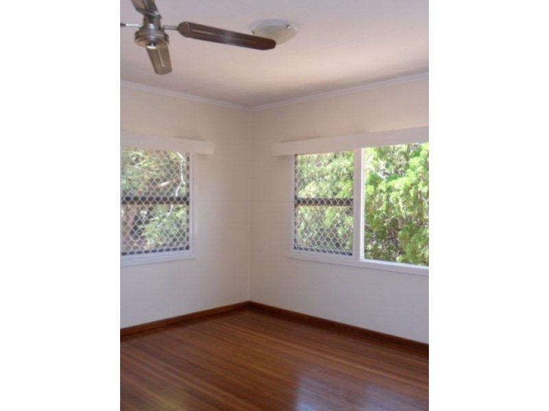 4 Brown Street, Torquay QLD 4655