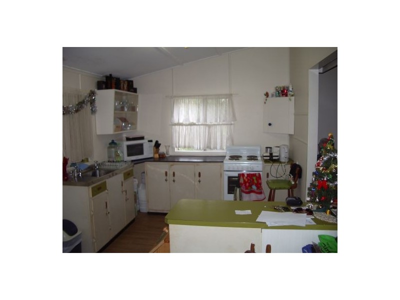 222 Long Street, Point Vernon QLD 4655