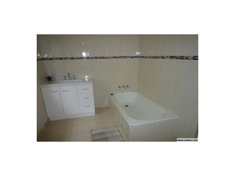 220 Esplanade, Pialba QLD 4655