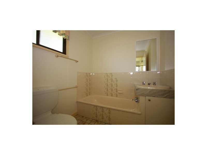 661 Esplanade, Urangan QLD 4655