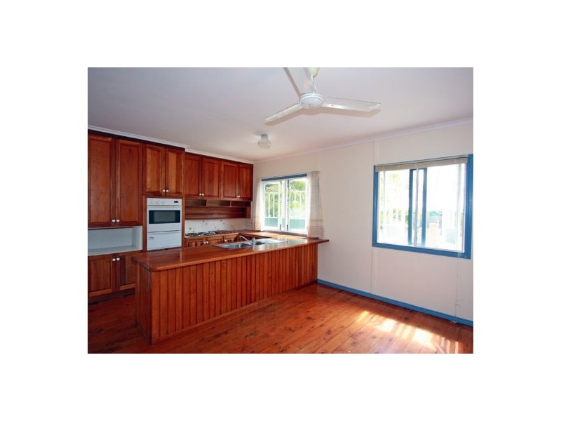 110 Cunningham Street, Urangan QLD 4655