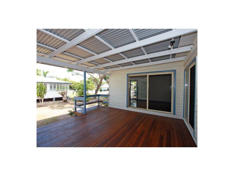 110 Cunningham Street, Urangan QLD 4655