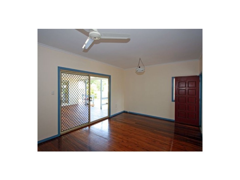 110 Cunningham Street, Urangan QLD 4655