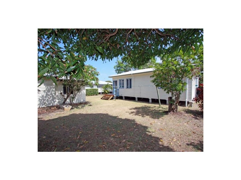 110 Cunningham Street, Urangan QLD 4655