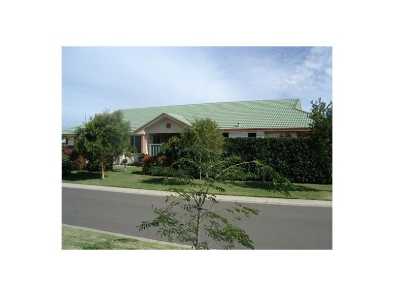 22 Lucas Dr, Burrum Heads QLD 4659