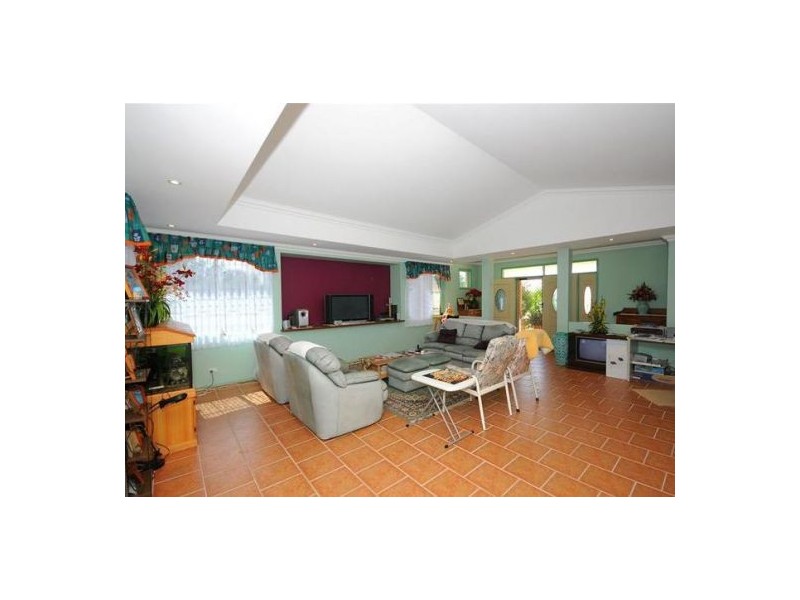 22 Lucas Dr, Burrum Heads QLD 4659