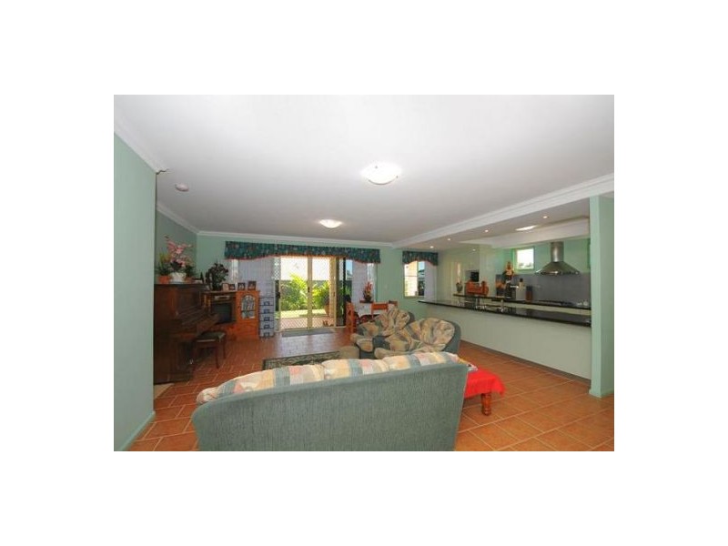 22 Lucas Dr, Burrum Heads QLD 4659