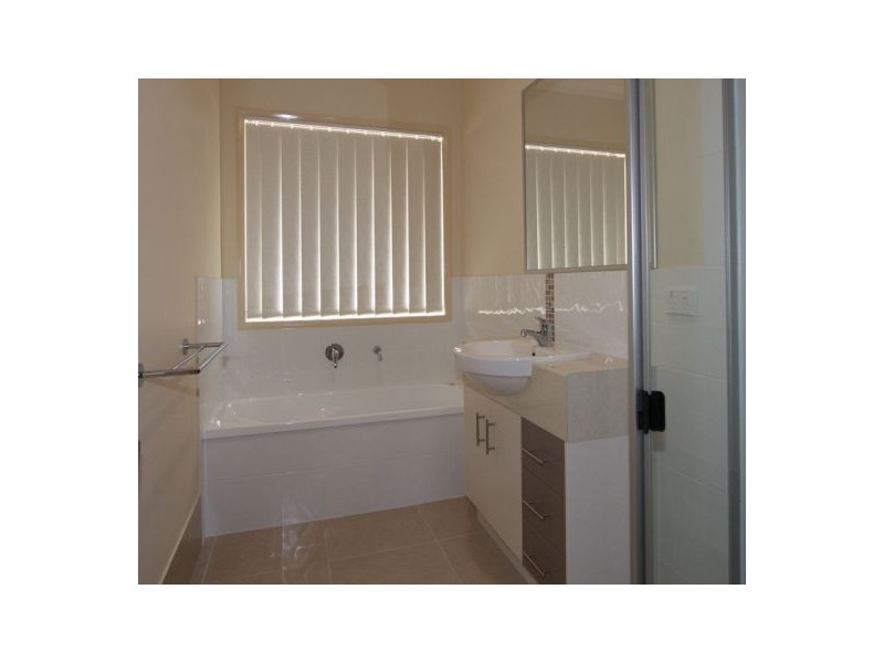 8 Morgan Circuit, Urraween QLD 4655