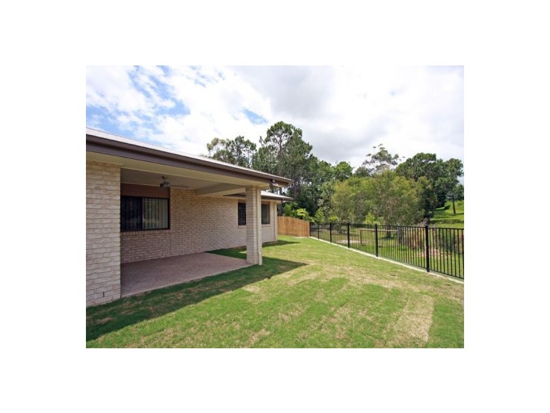8 Morgan Circuit, Urraween QLD 4655