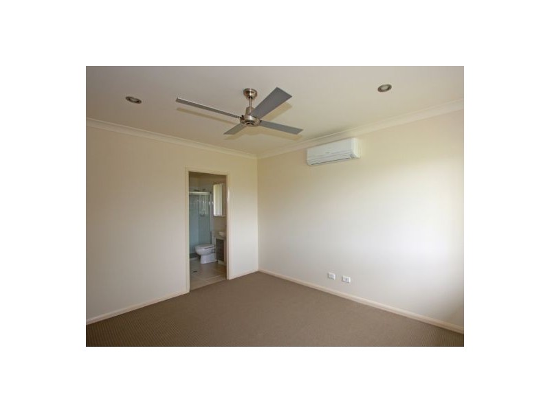 8 Morgan Circuit, Urraween QLD 4655