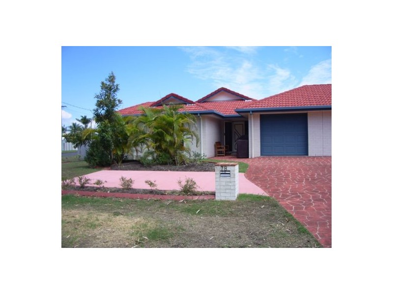 7b Sandy Street, Urangan QLD 4655
