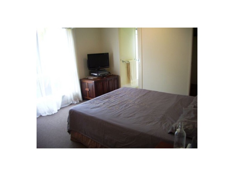 7b Sandy Street, Urangan QLD 4655