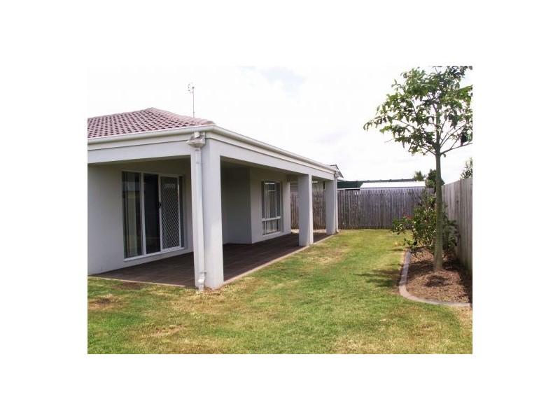 39 LADY PENRHYN DRIVE, Eli Waters QLD 4655