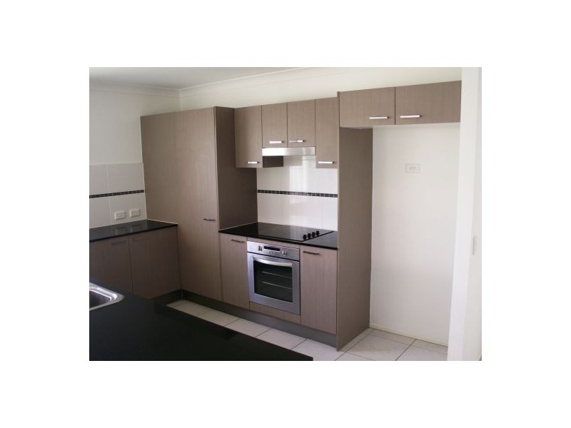 39 LADY PENRHYN DRIVE, Eli Waters QLD 4655