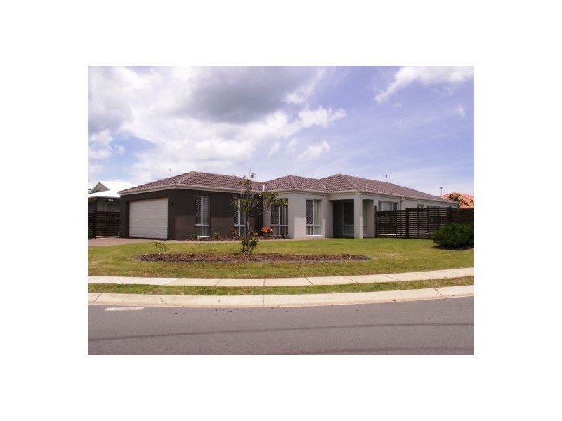 39 LADY PENRHYN DRIVE, Eli Waters QLD 4655