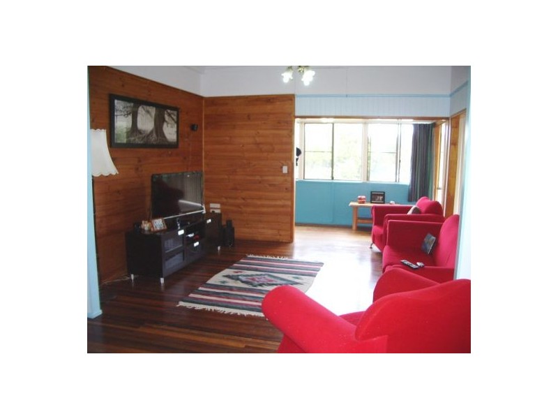 43 Kent Street, Urangan QLD 4655