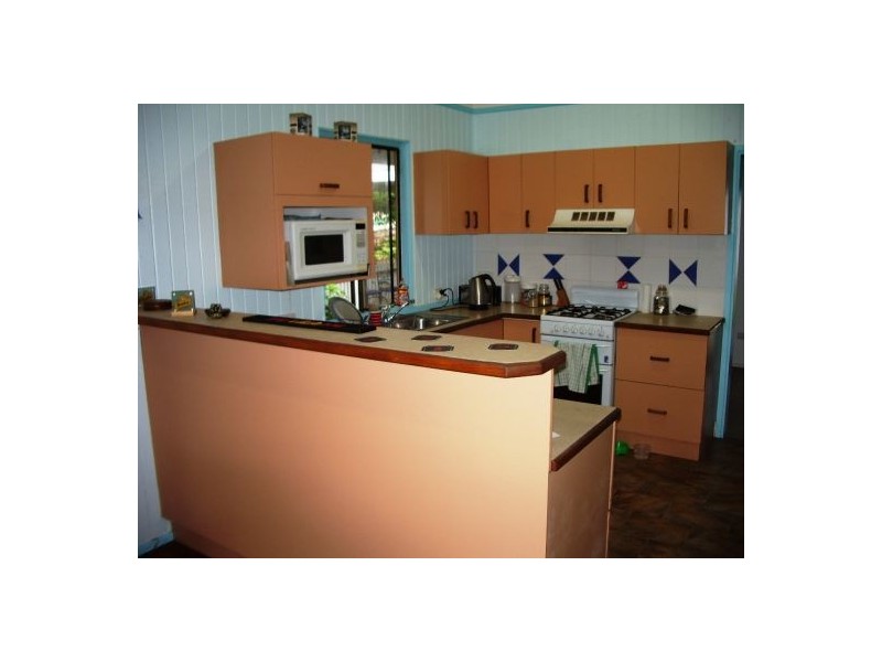 43 Kent Street, Urangan QLD 4655