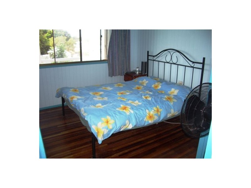 43 Kent Street, Urangan QLD 4655