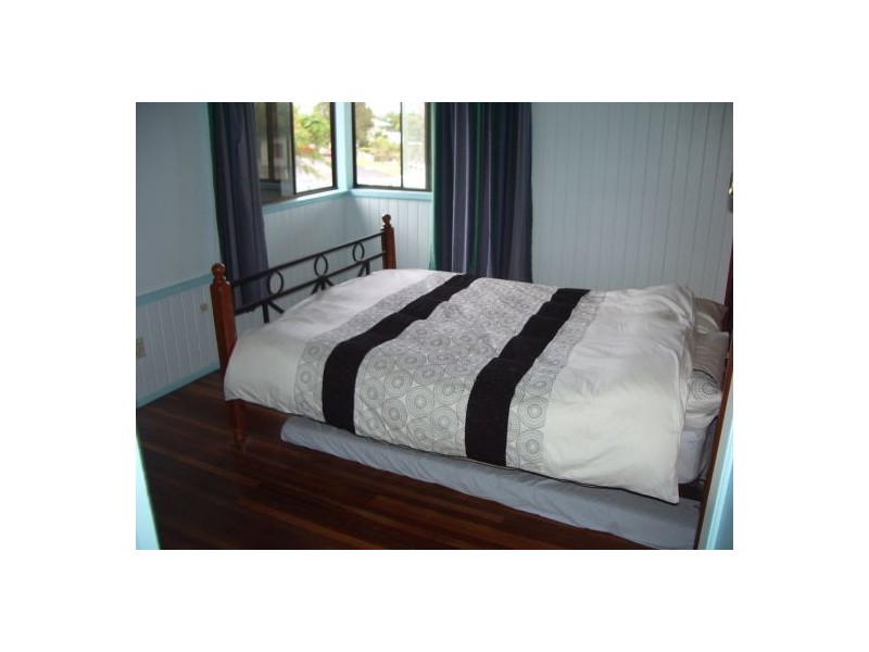 43 Kent Street, Urangan QLD 4655