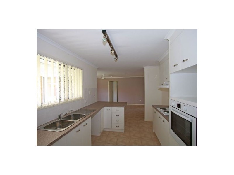 3 Jasper Court, Urangan QLD 4655