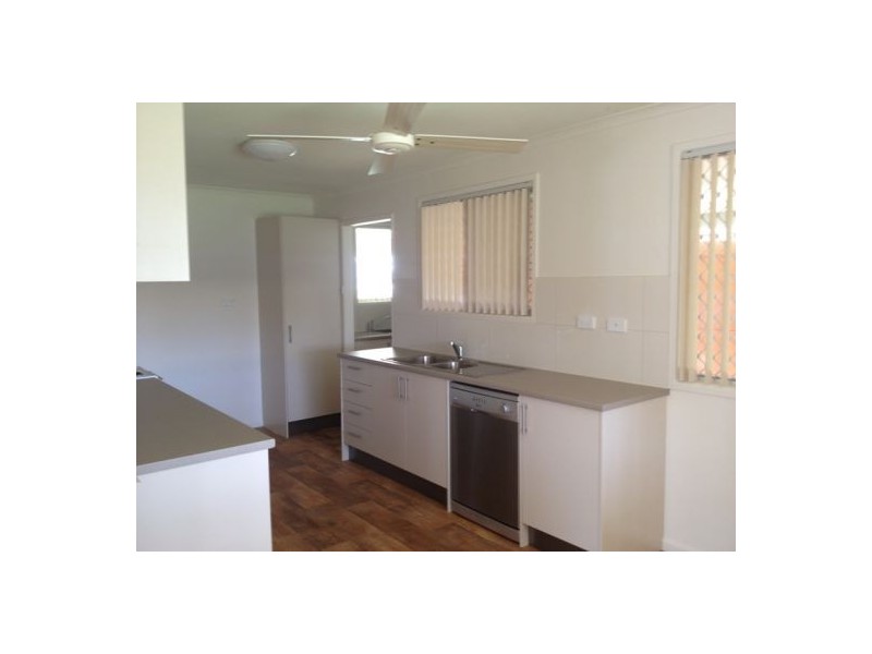 12 Cooloola Cres, Urangan QLD 4655