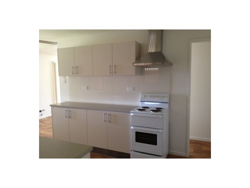 12 Cooloola Cres, Urangan QLD 4655