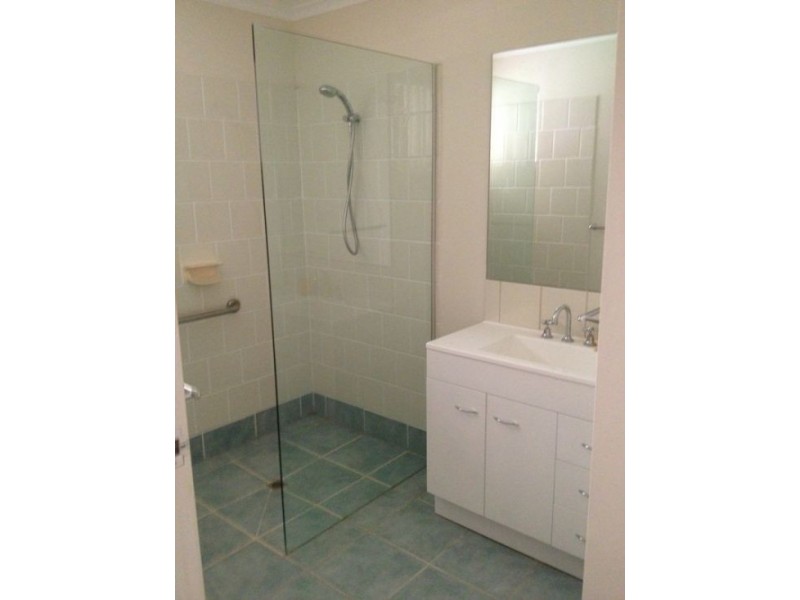 12 Cooloola Cres, Urangan QLD 4655