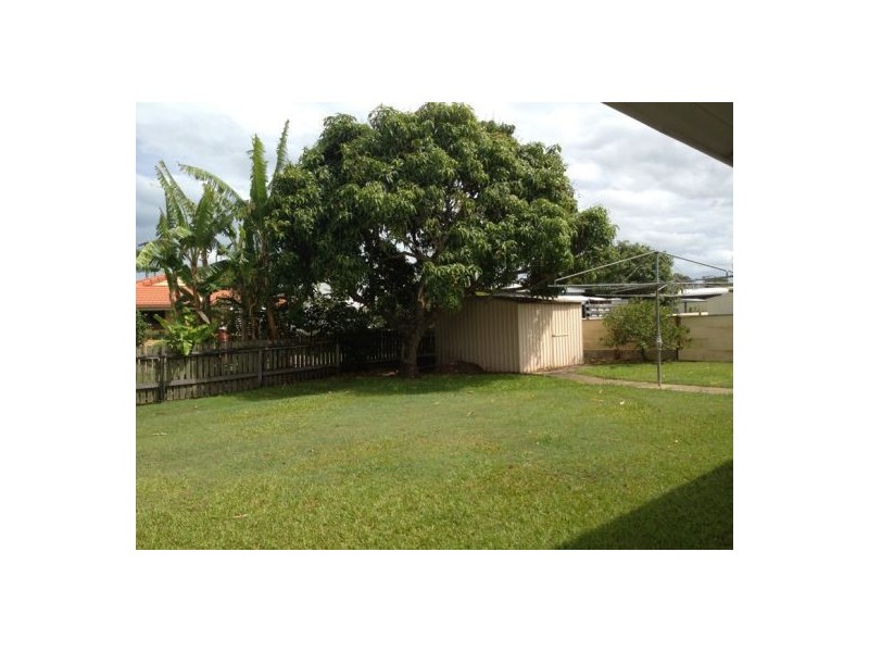 12 Cooloola Cres, Urangan QLD 4655