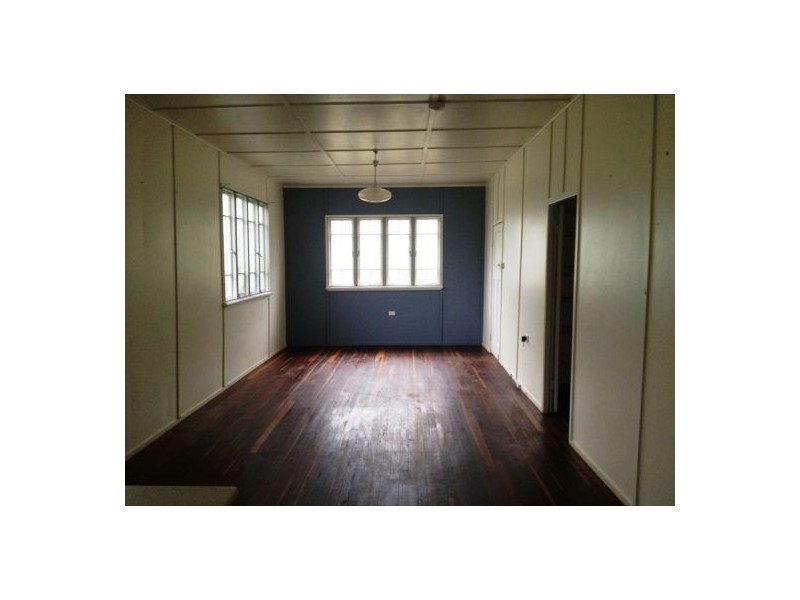 237 Cypress Street, Urangan QLD 4655