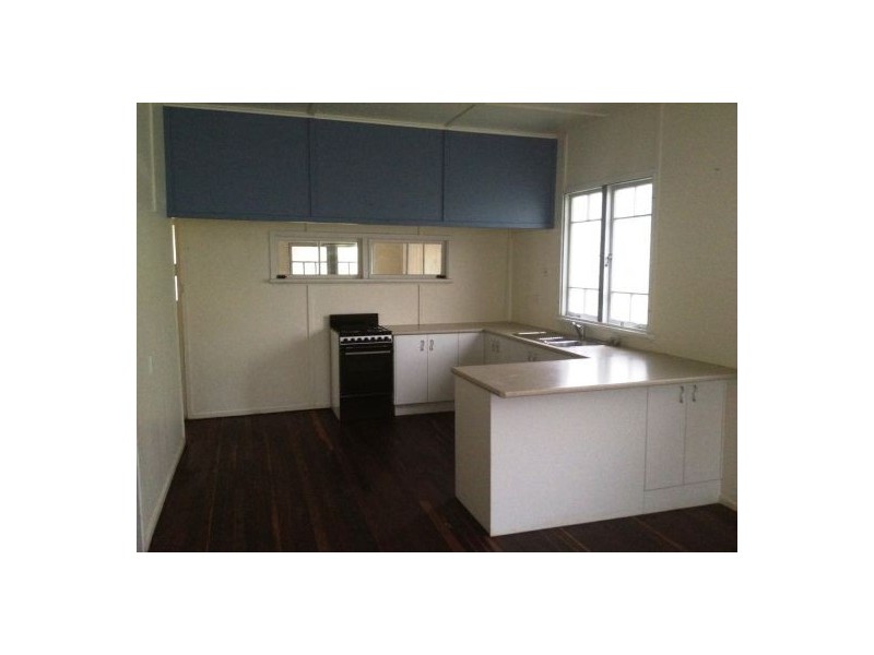 237 Cypress Street, Urangan QLD 4655