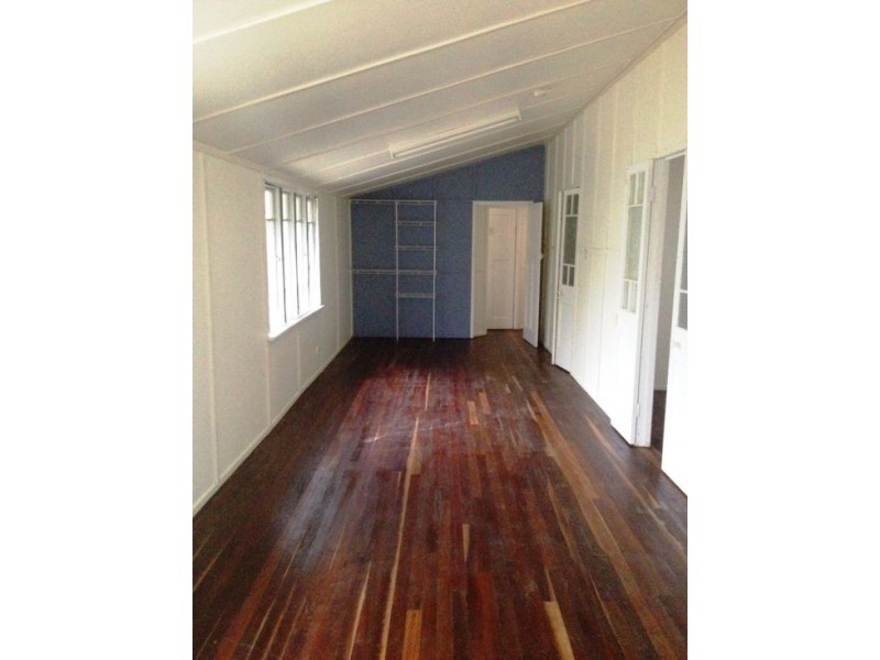 237 Cypress Street, Urangan QLD 4655