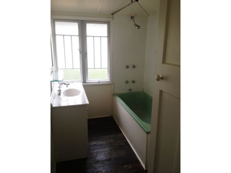 237 Cypress Street, Urangan QLD 4655