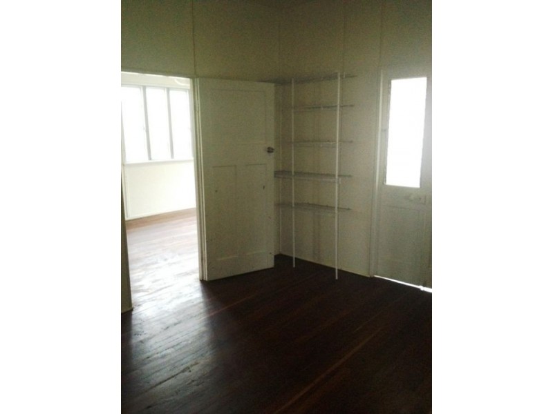 237 Cypress Street, Urangan QLD 4655