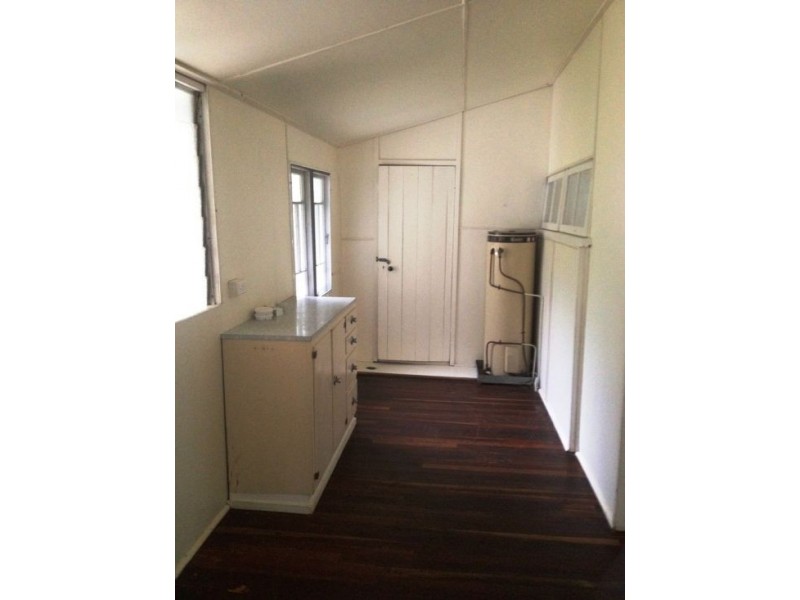 237 Cypress Street, Urangan QLD 4655