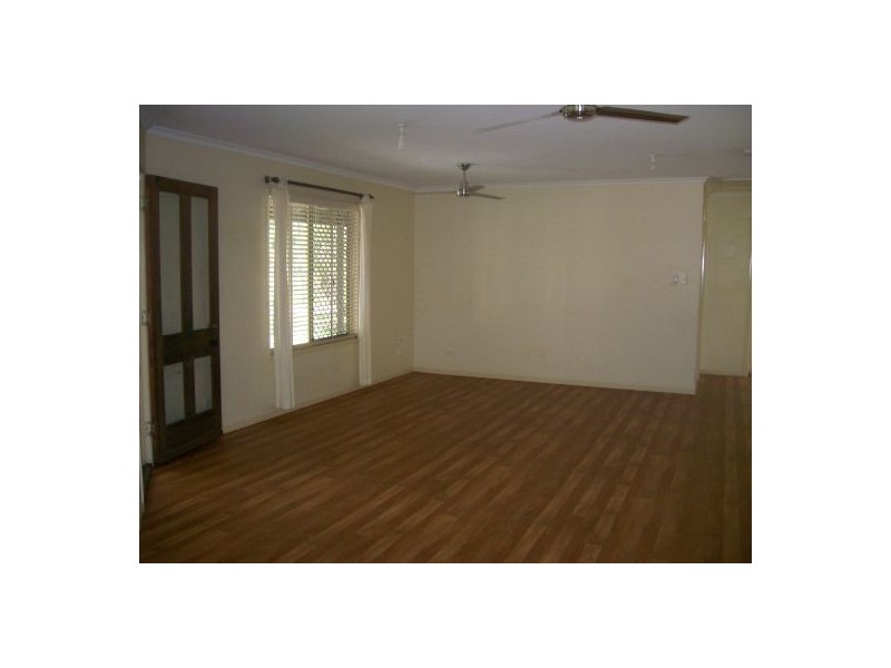 33 Amos Road, Urangan QLD 4655