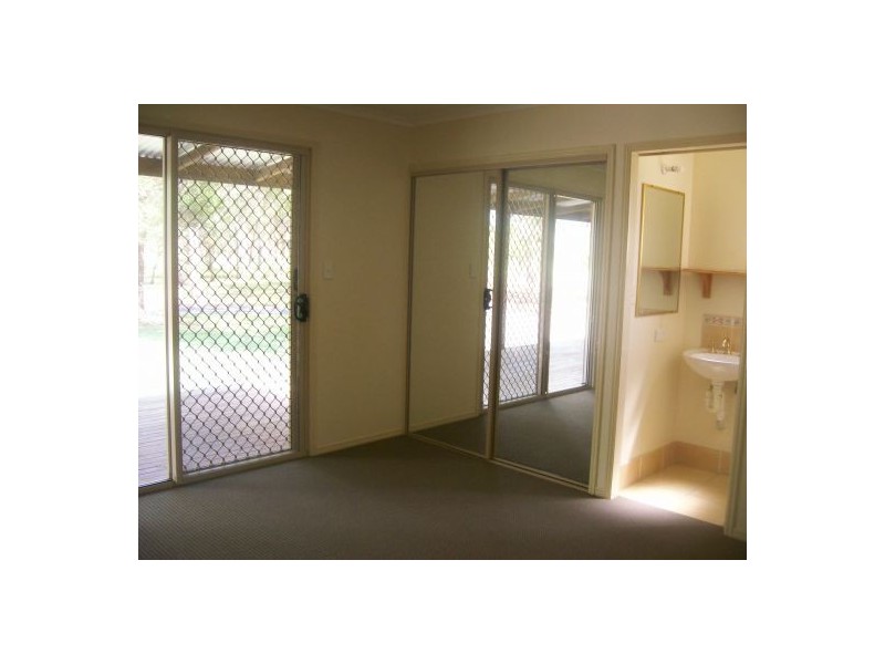 33 Amos Road, Urangan QLD 4655