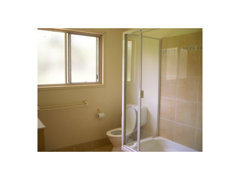 33 Amos Road, Urangan QLD 4655